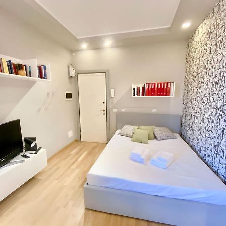 Viale Umbria Colorful And Cosy Studio Appartement Milaan Buitenkant foto